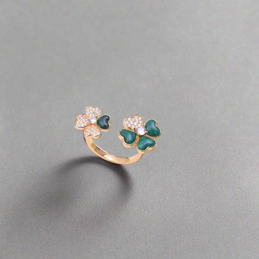 18K Cosmos Between the Finger Diamond Ring