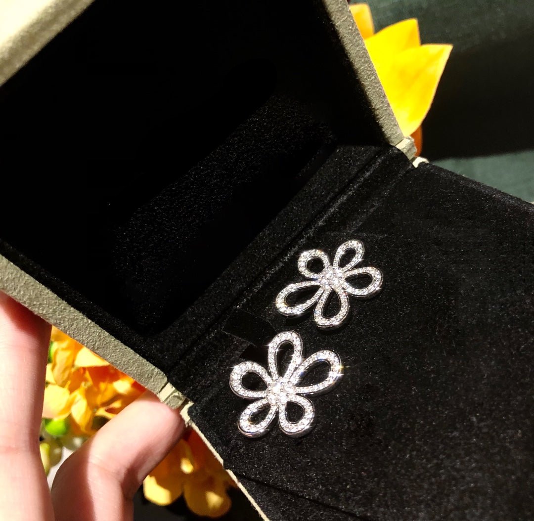 18k Flowerlace Earrings