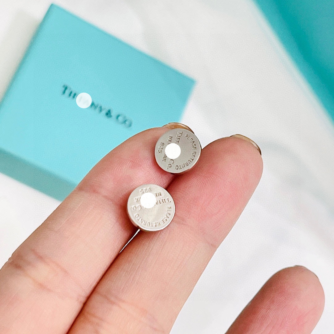 18K Return to Circle Stud Earrings